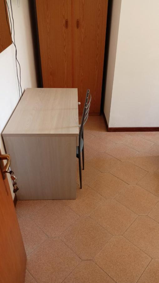 Marco - Camere Con Bagno Privato Vicino Al Centro Foligno Esterno foto